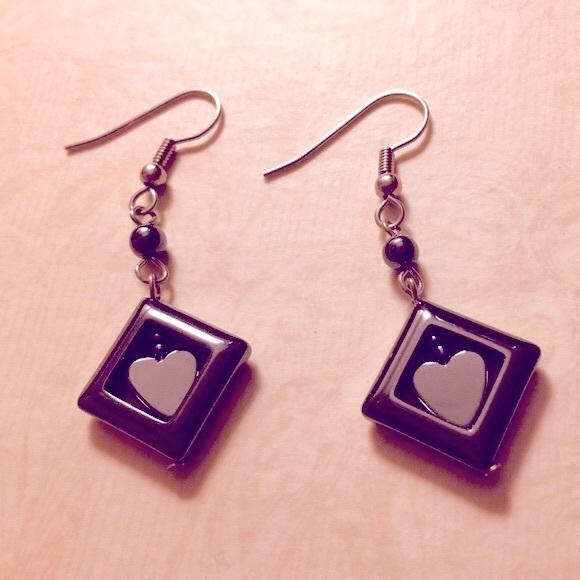 Hematite Heart Earrings NWT Handmade - Picture 4 of 5